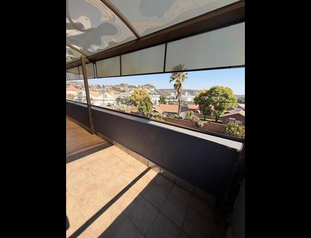 4 BEDROOM HOUSE FOR SALE IN OAKDENE